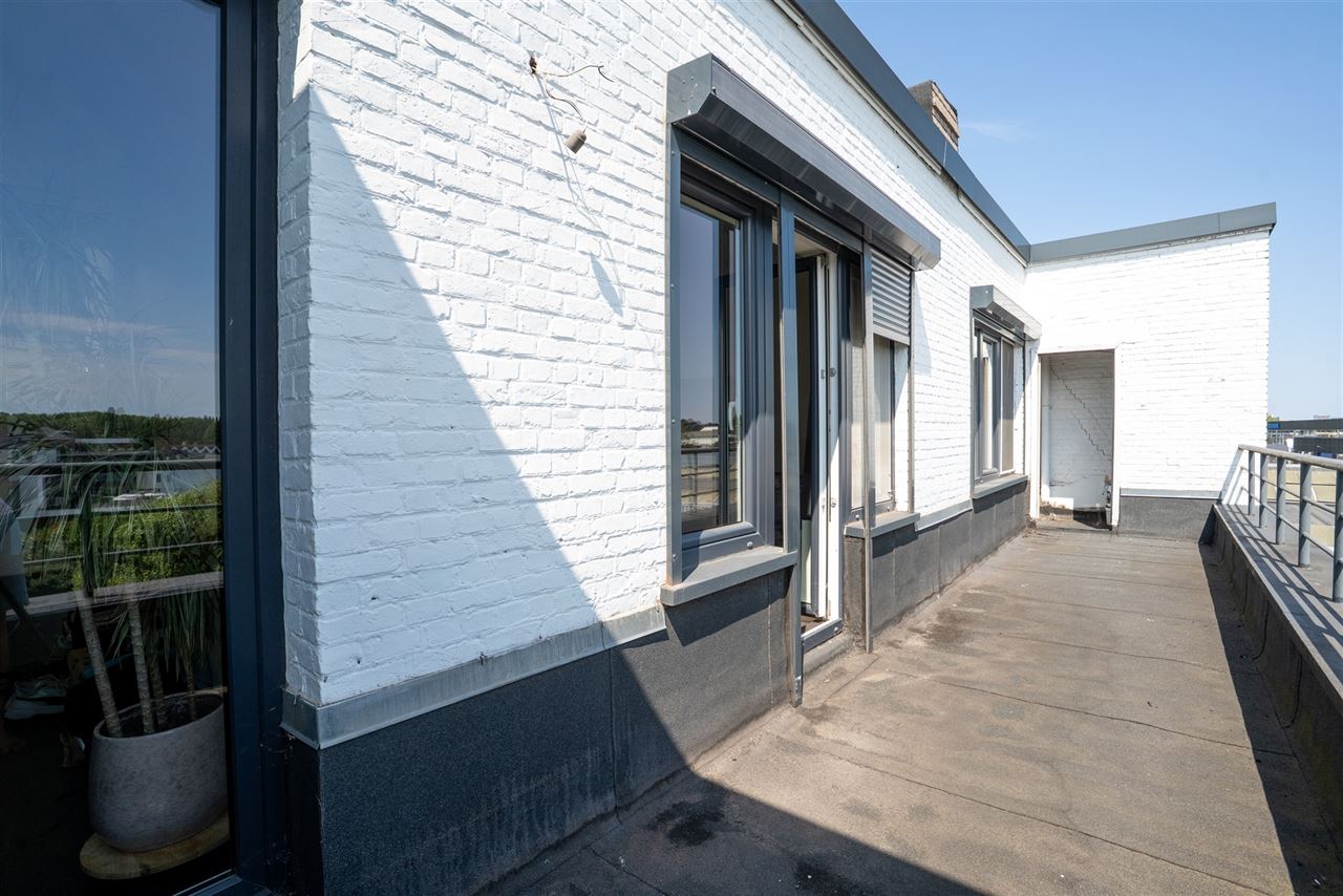 Zeer ruim + lichtrijk gerenoveerd appartement! ☀️