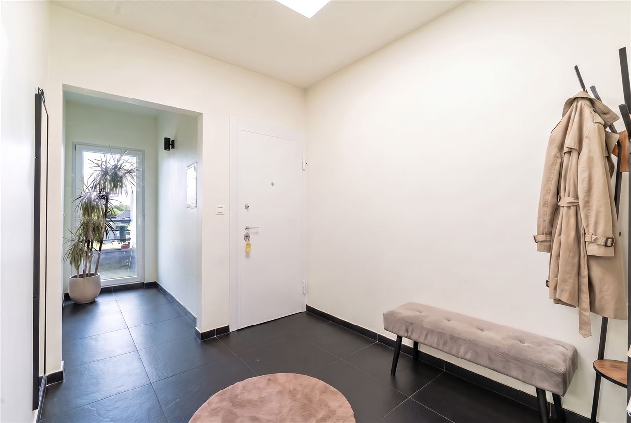 Zeer ruim + lichtrijk gerenoveerd appartement! ☀️
