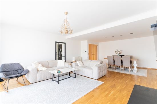 Ruim appartement van 145 m² met terras, EPC B en garagebox!