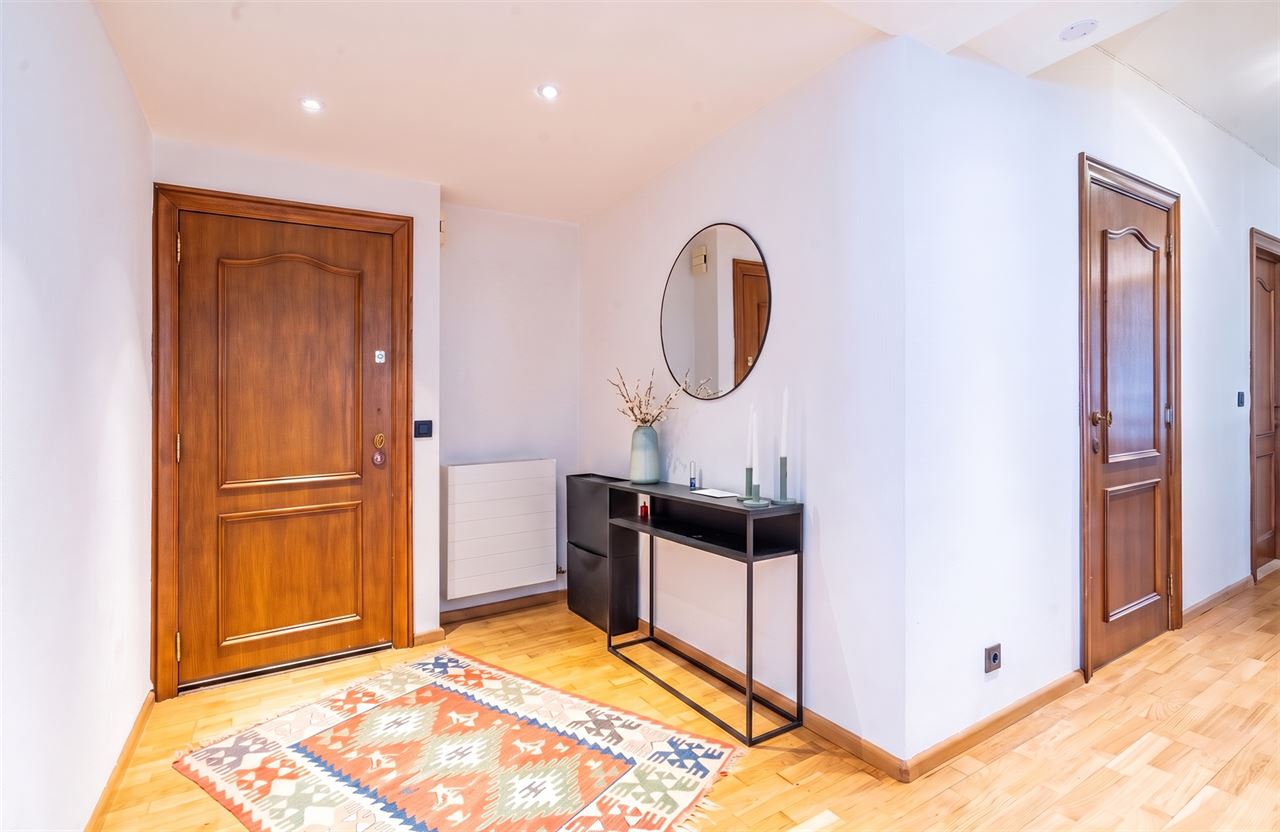 Ruim appartement van 145 m² met terras, EPC B en garagebox!