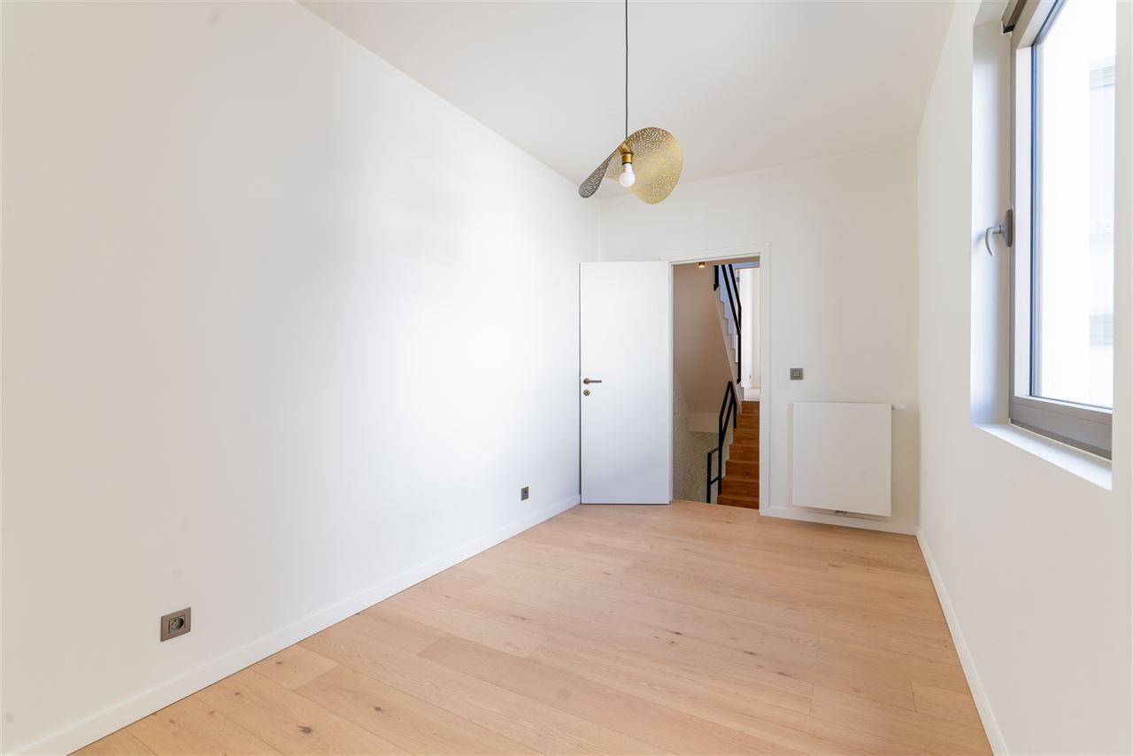 Gerenoveerde woning met EPC A, 4 slpk, garage en stadstuin!