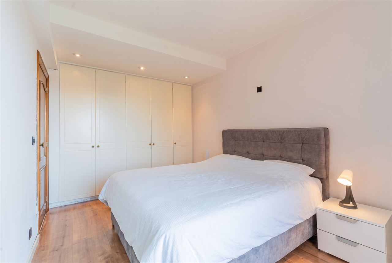 Ruim appartement van 145 m² met terras, EPC B en garagebox!