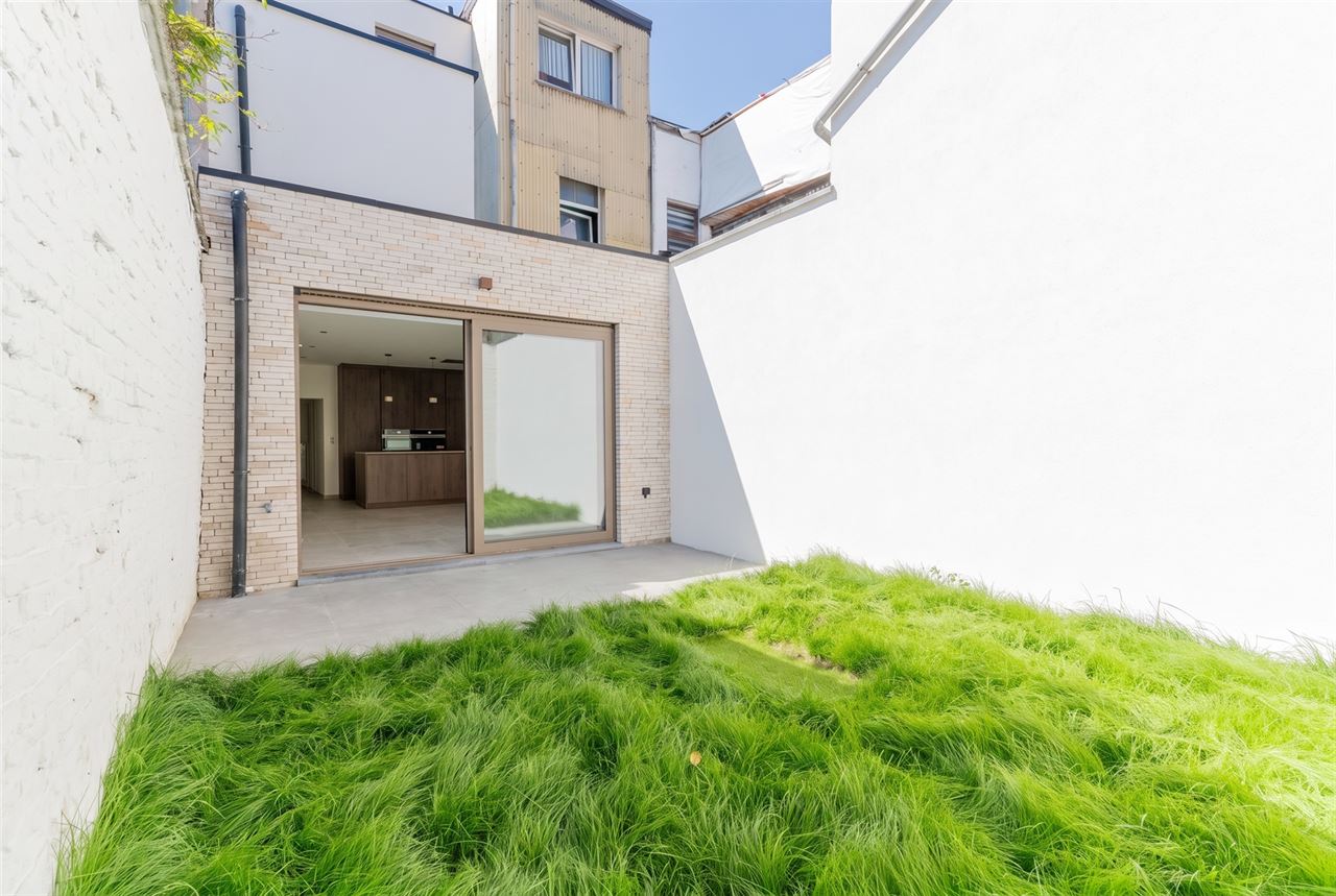 Gerenoveerde woning met EPC A, 4 slpk, garage en stadstuin!