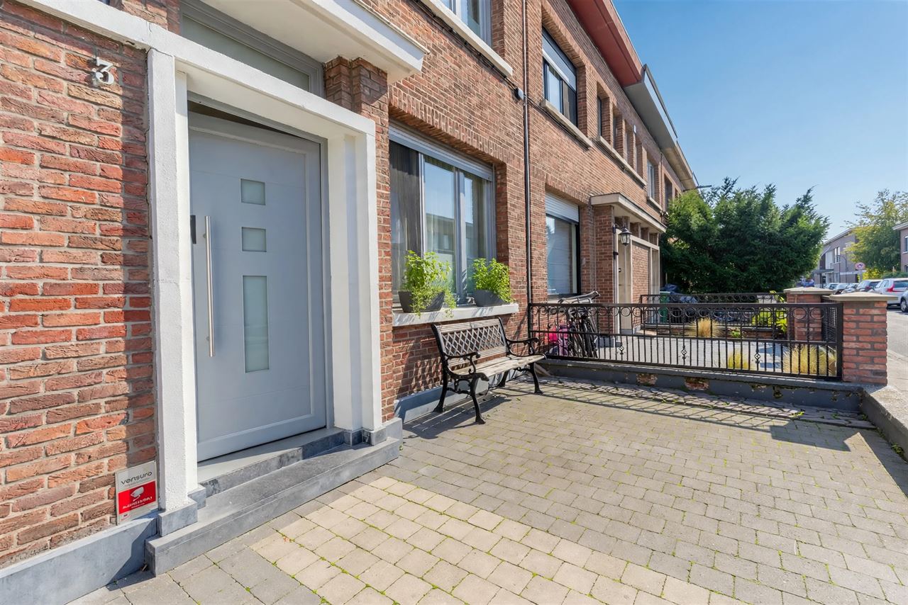 Instapklare woning met 3 SLPK + voor- én stadstuin!