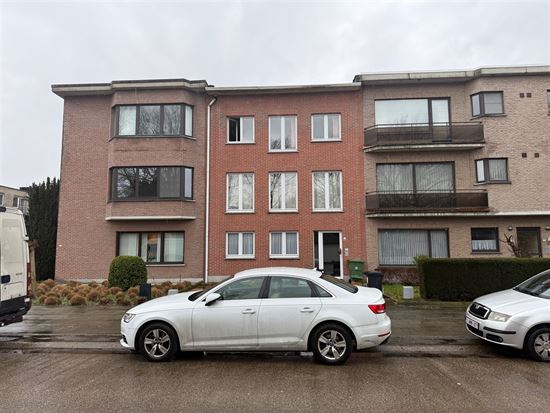 Appartement met 2 slaapkamers en garage.