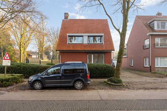 Open bebouwing met 3 slaapkamers en magazijn van 86m2.