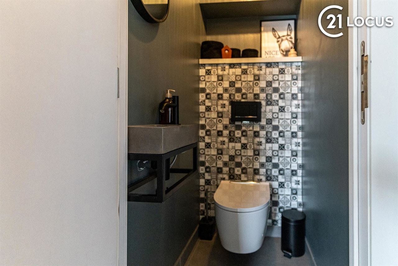Lichtrijke woning met ruime leefkeuken en garage