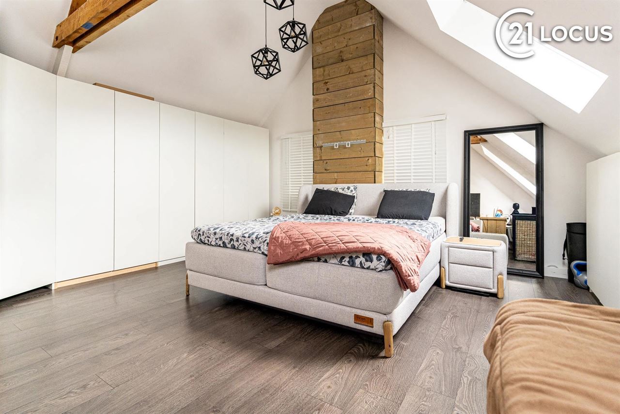 Lichtrijke woning met ruime leefkeuken en garage
