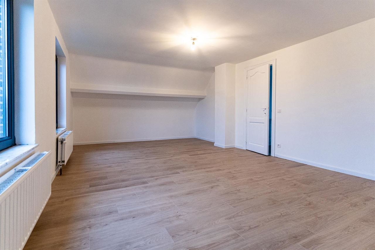276 m² wooncomfort op 1.025 m² in hartje Melsele