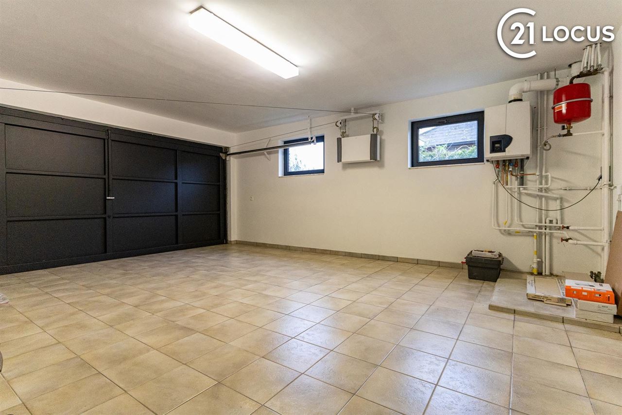 276 m² wooncomfort op 1.025 m² in hartje Melsele