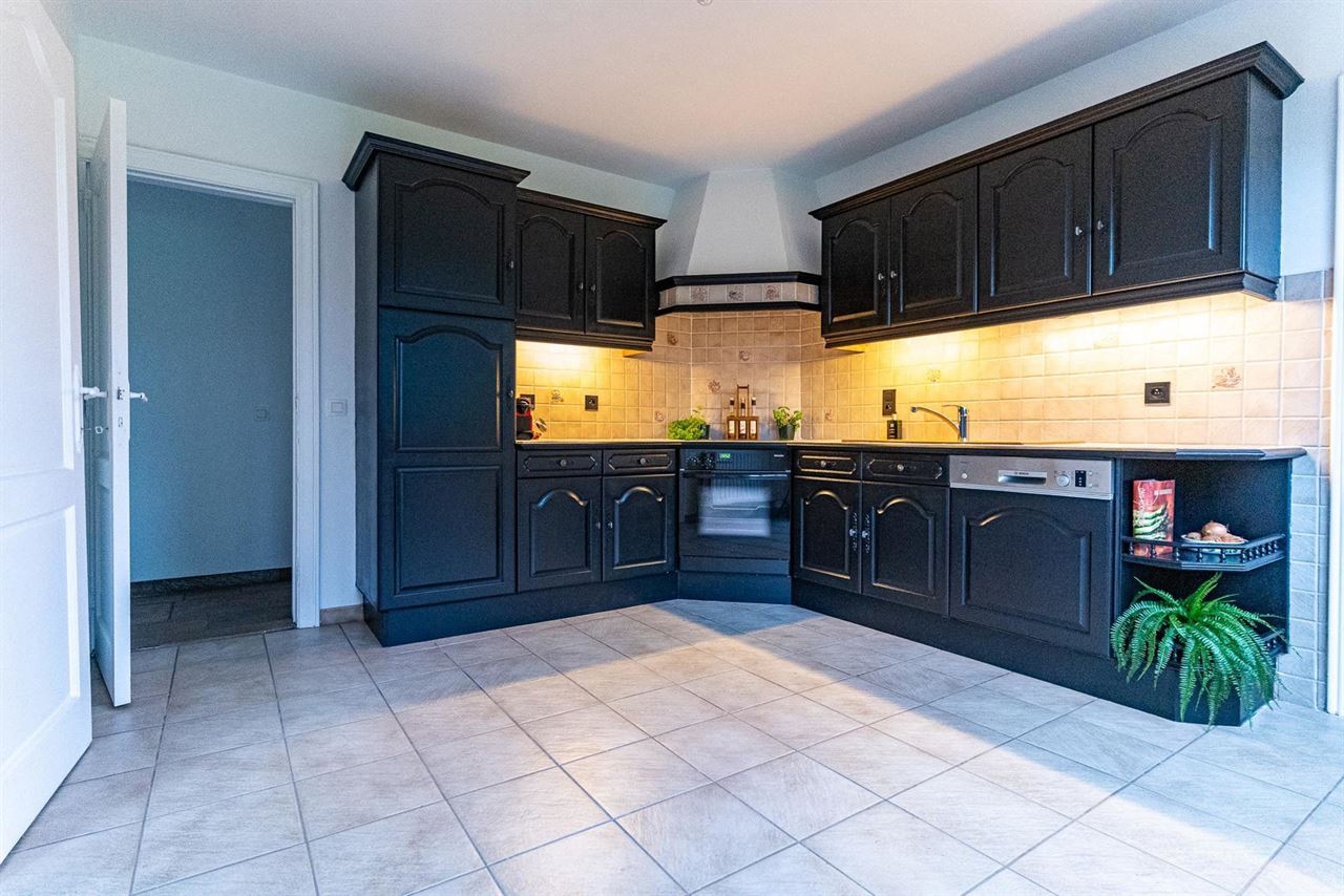 276 m² wooncomfort op 1.025 m² in hartje Melsele