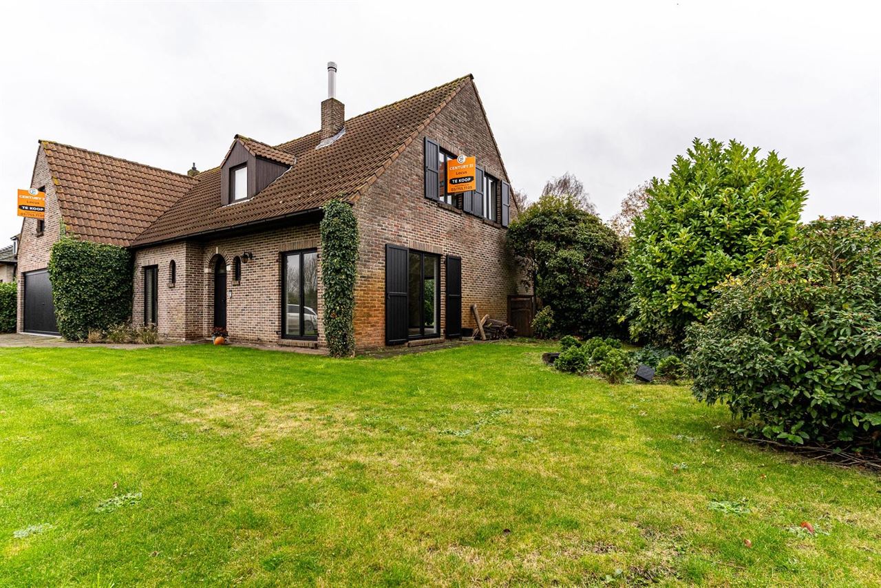 276 m² wooncomfort op 1.025 m² in hartje Melsele