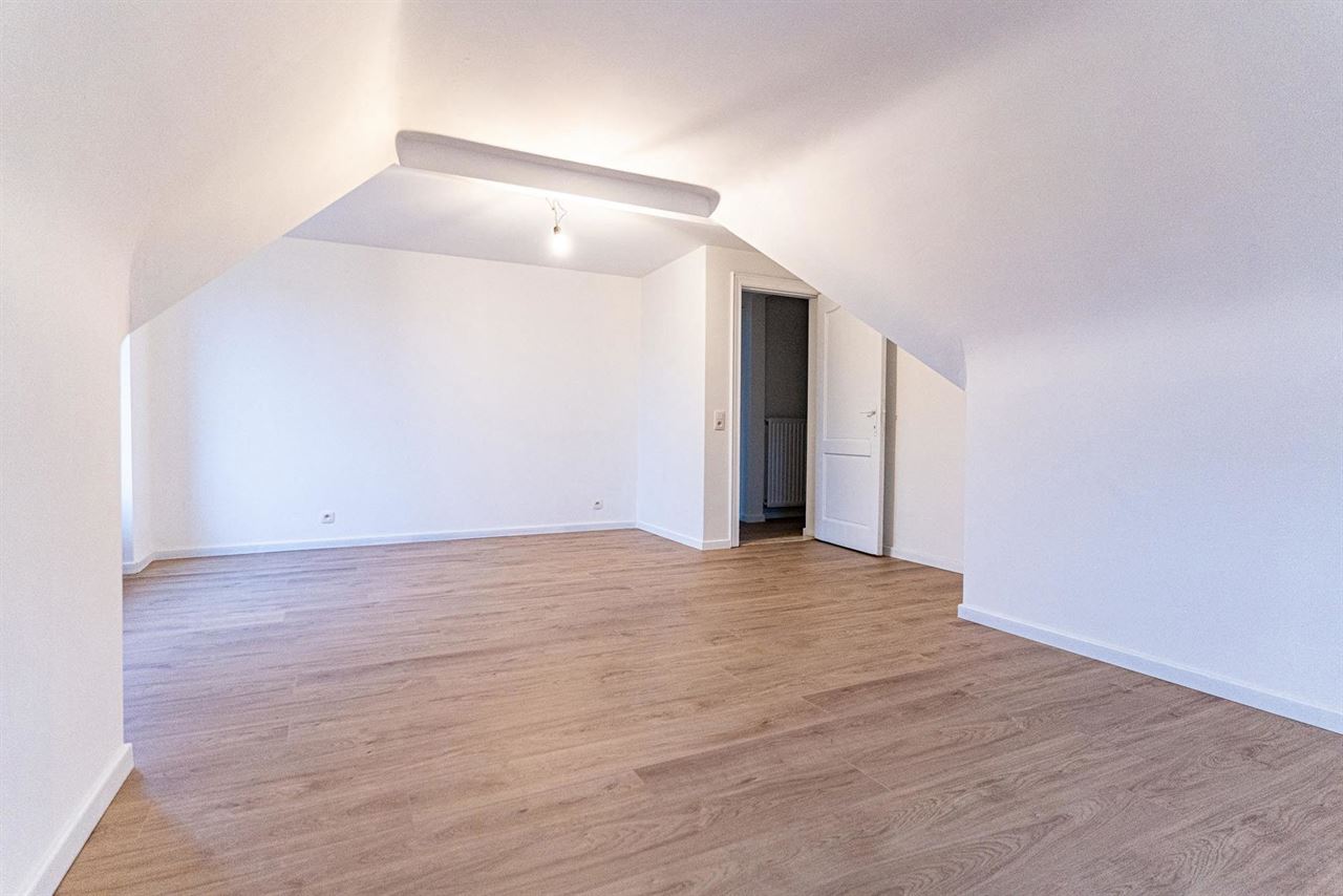 276 m² wooncomfort op 1.025 m² in hartje Melsele