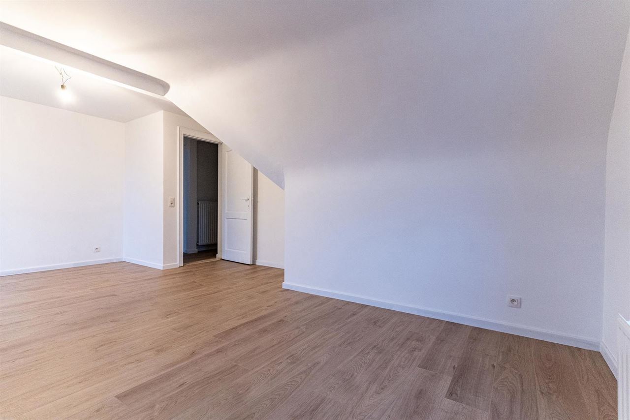 276 m² wooncomfort op 1.025 m² in hartje Melsele