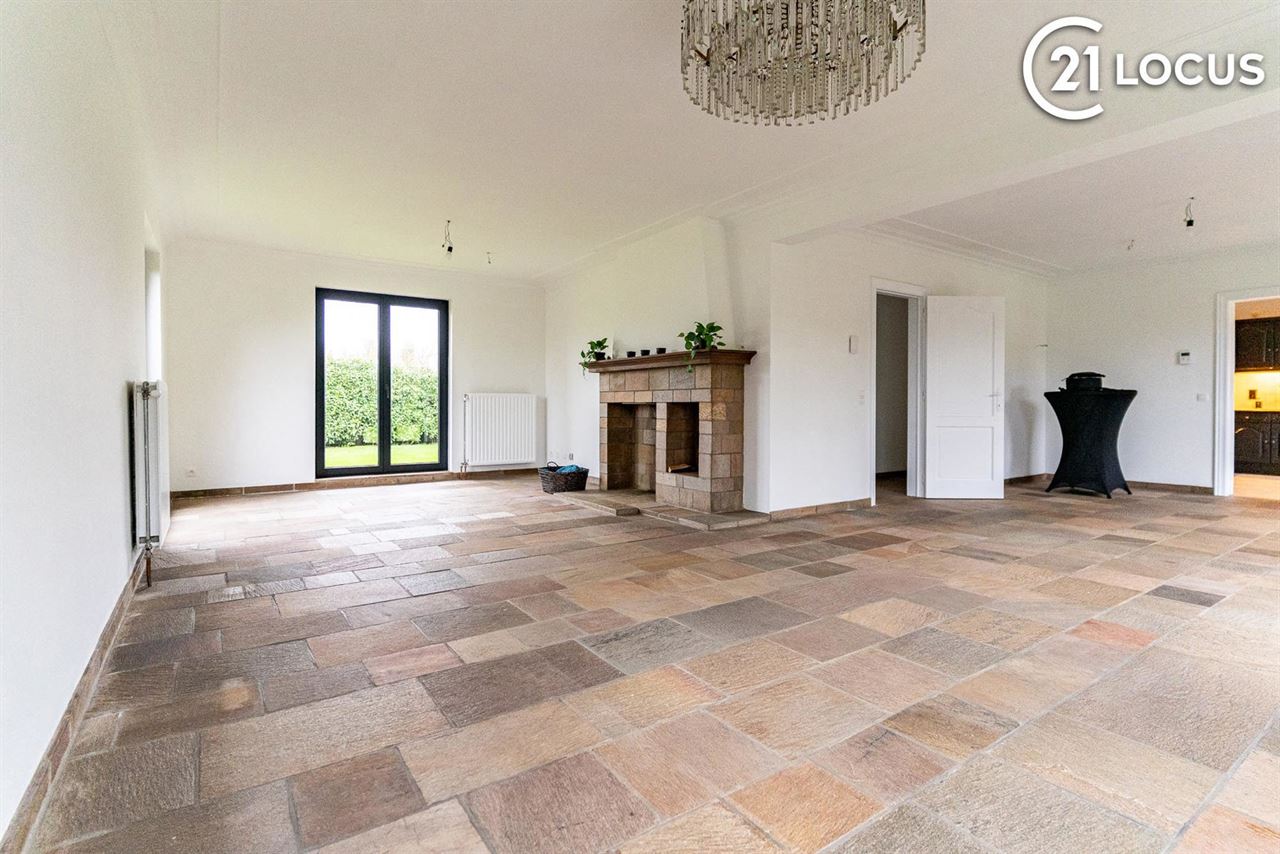 276 m² wooncomfort op 1.025 m² in hartje Melsele