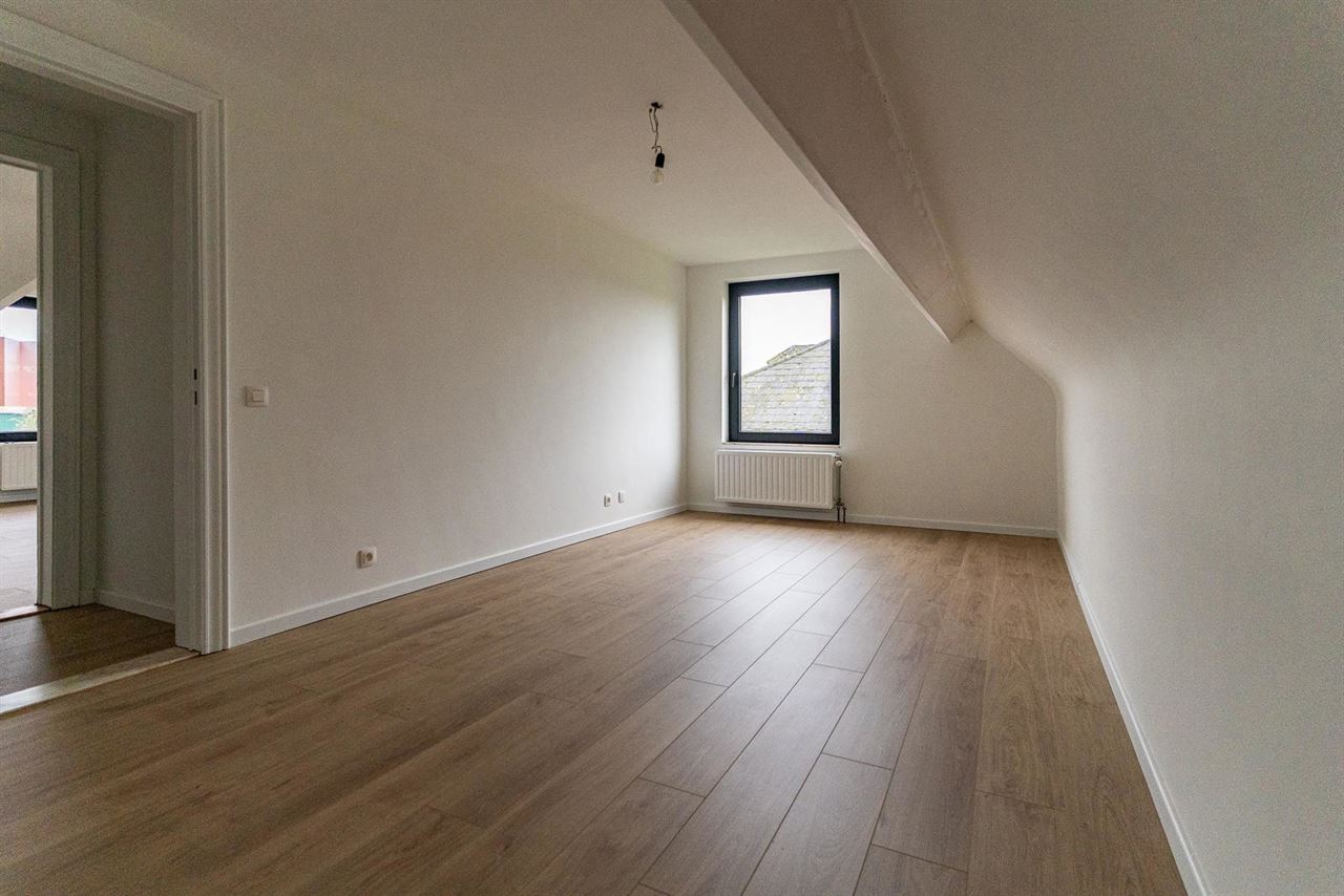 276 m² wooncomfort op 1.025 m² in hartje Melsele