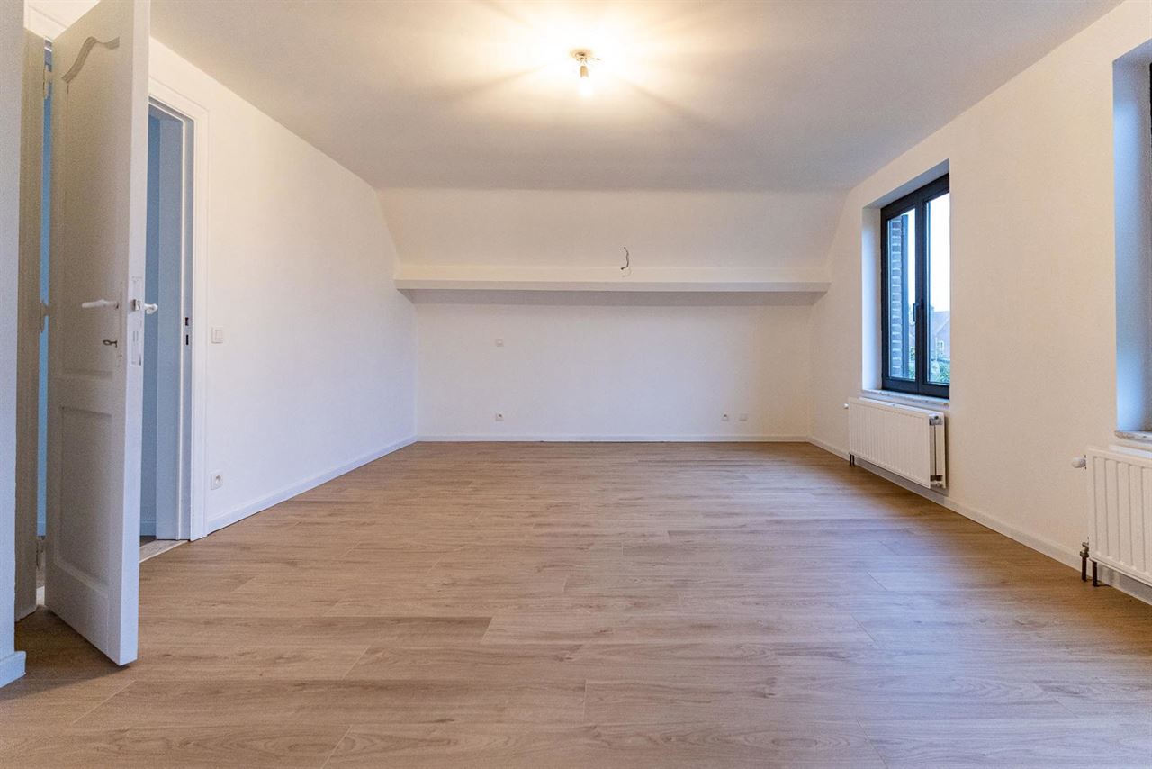 276 m² wooncomfort op 1.025 m² in hartje Melsele
