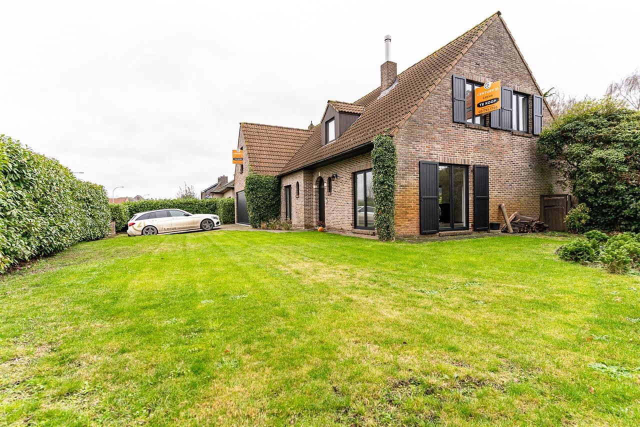 276 m² wooncomfort op 1.025 m² in hartje Melsele
