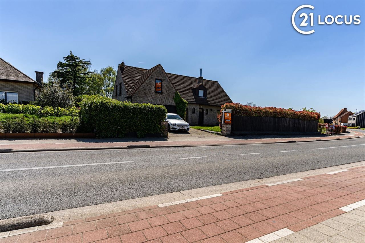 276 m² wooncomfort op 1.025 m² in hartje Melsele
