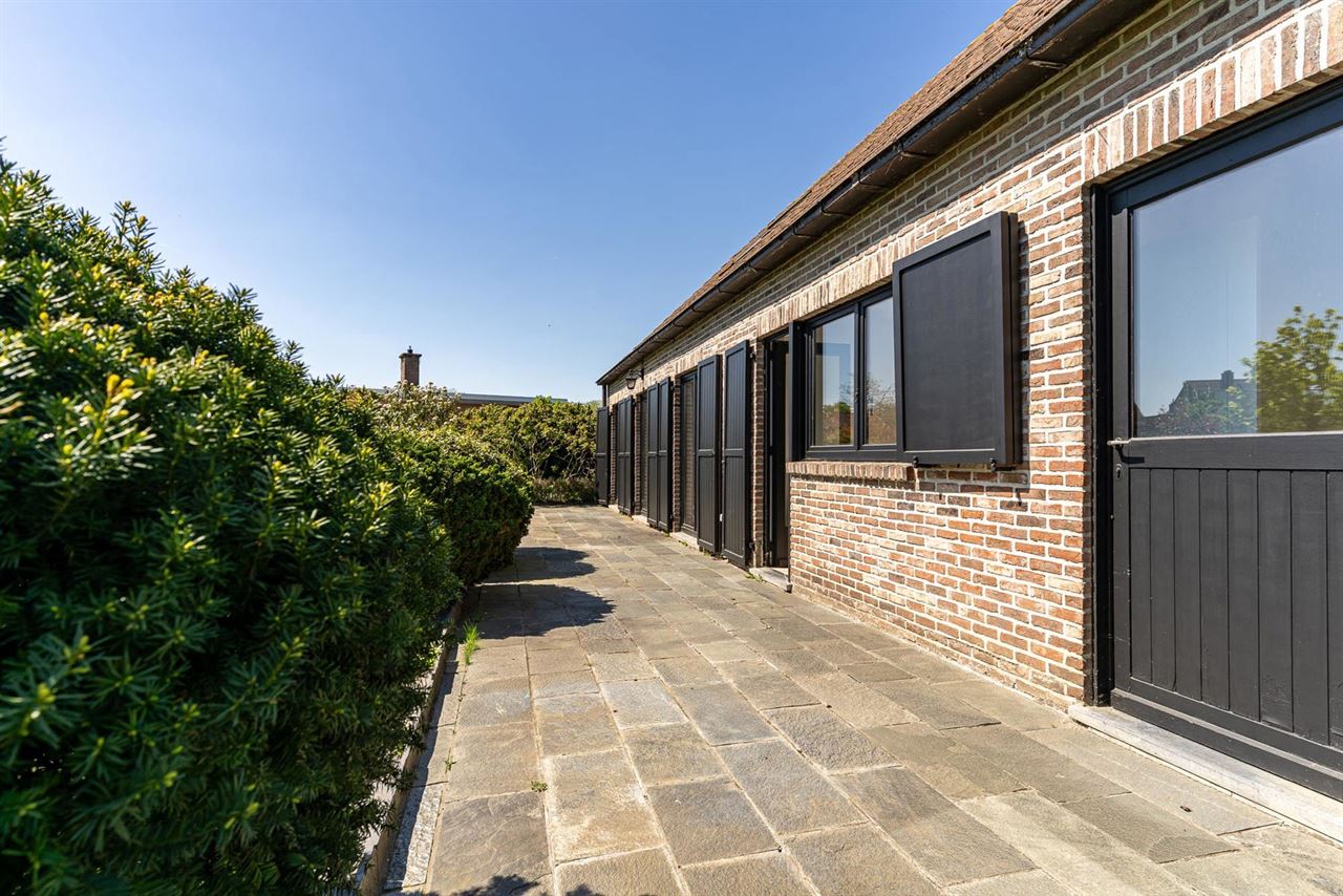 276 m² wooncomfort op 1.025 m² in hartje Melsele