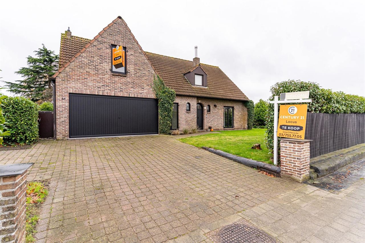 276 m² wooncomfort op 1.025 m² in hartje Melsele