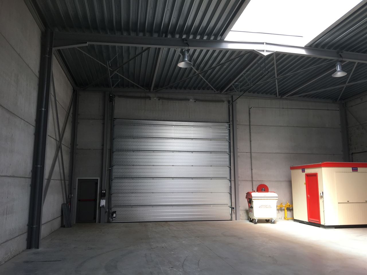Magazijn te huur in Beveren !