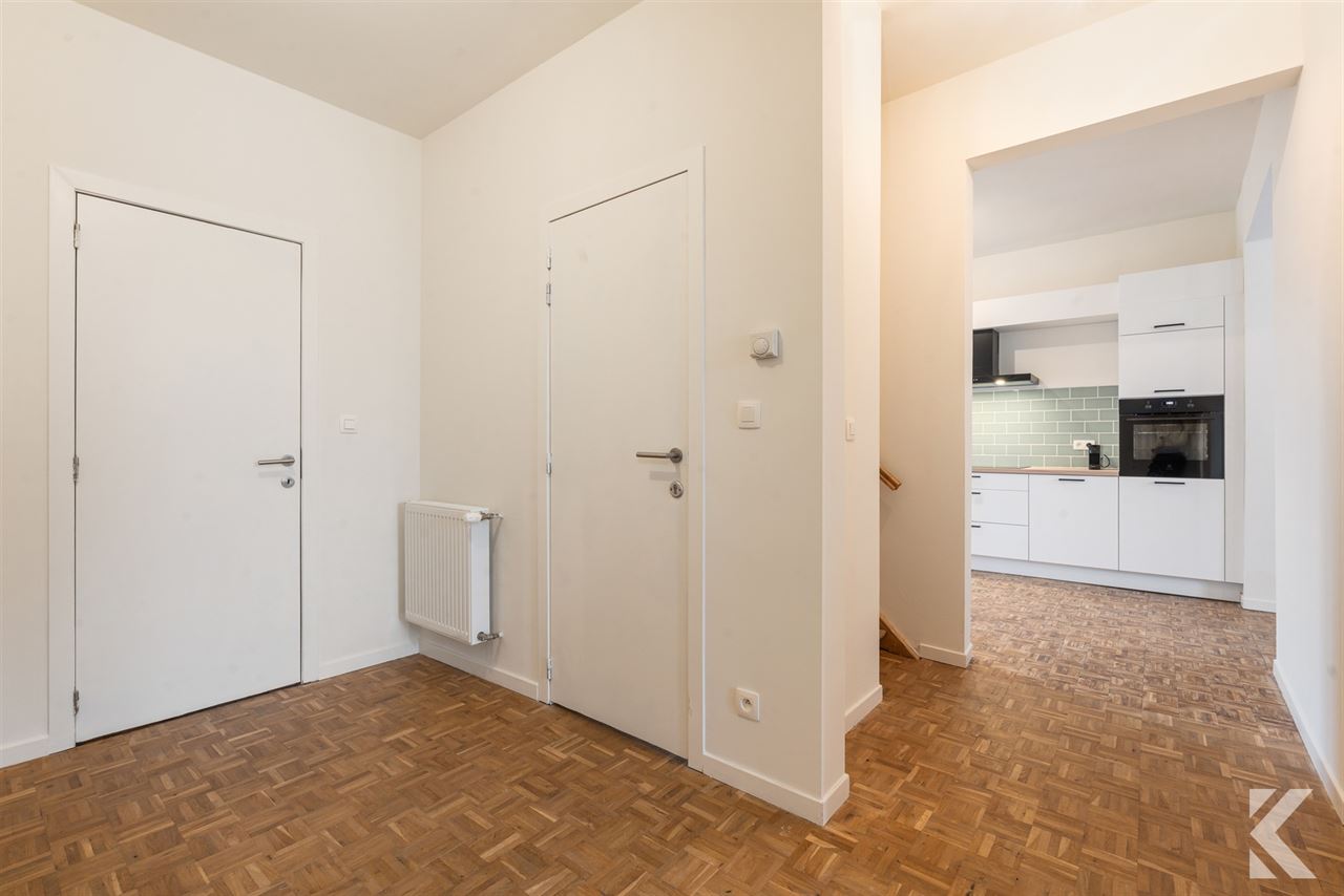 Magnifiek gerenoveerde duplex met 3 slaapkamers + terras!