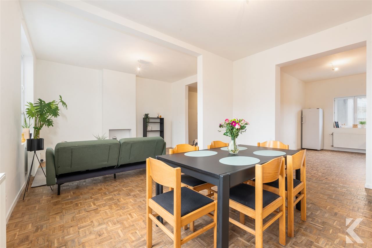 Magnifiek gerenoveerde duplex met 3 slaapkamers + terras!
