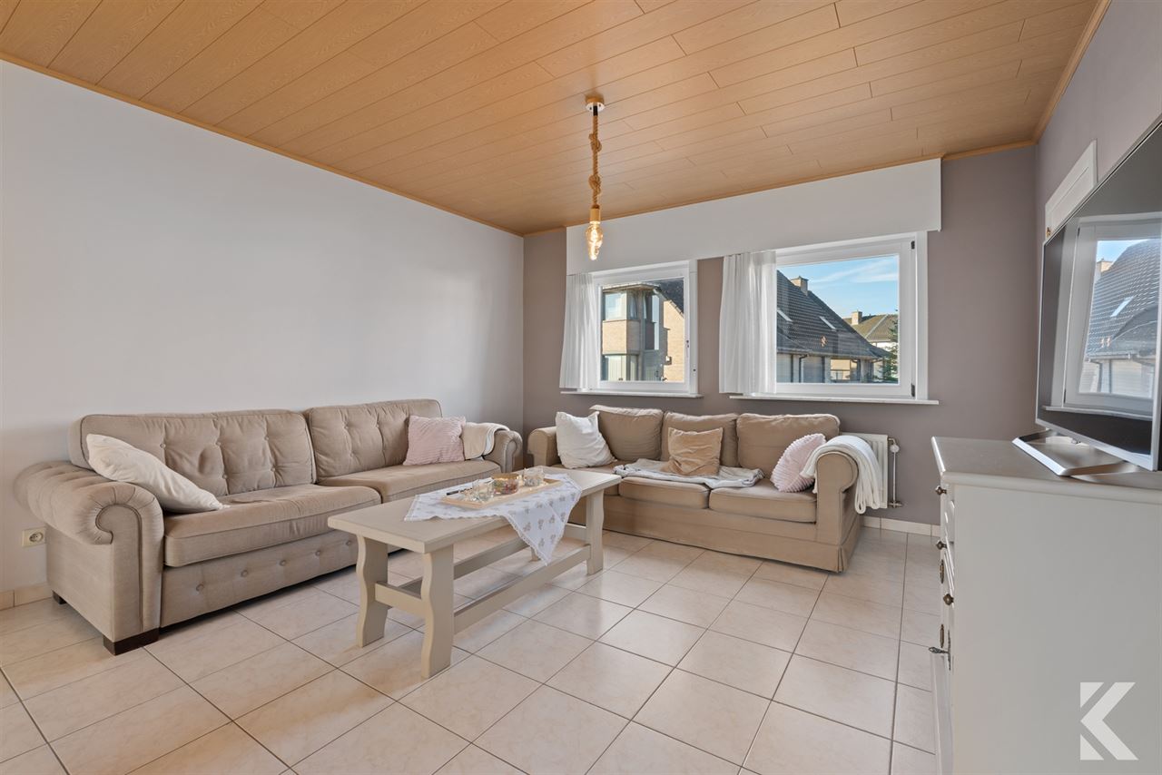Enorme rijwoning met 4 slaapkamers,tuin,veranda & bijgebouw