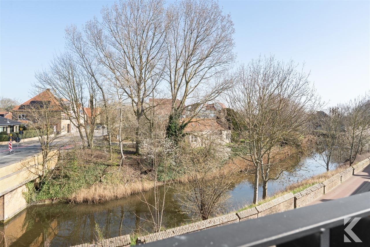 Gigantische, prachtig gerenoveerde woning met garage