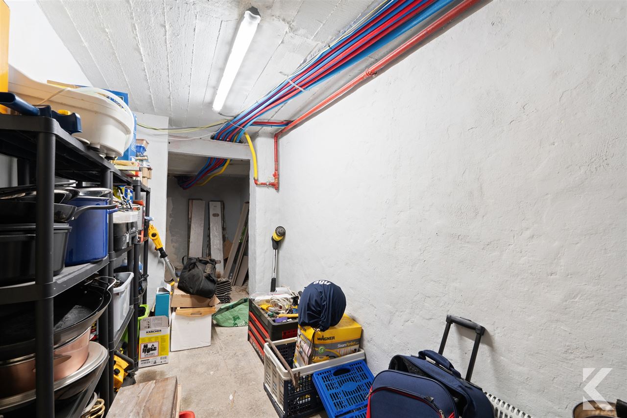Gigantische, prachtig gerenoveerde woning met garage