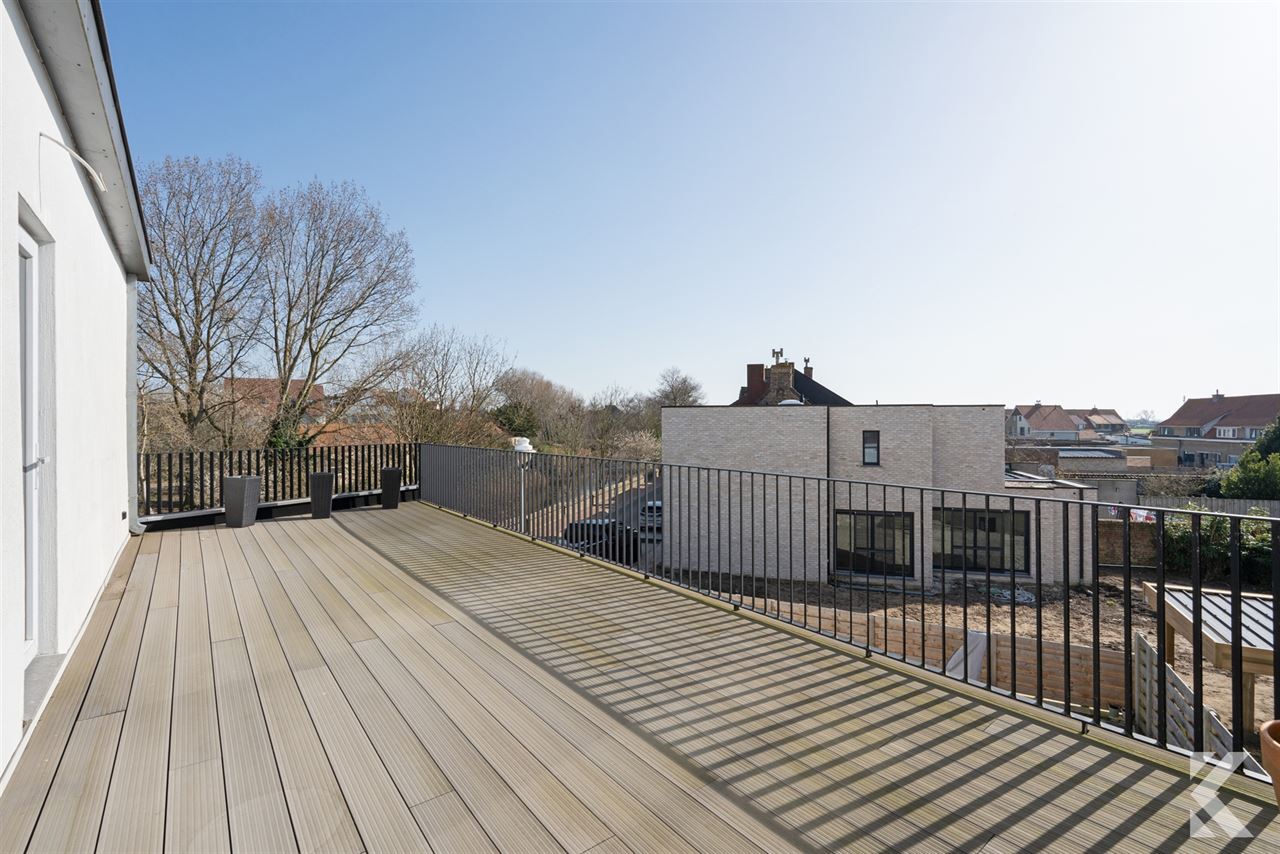 Gigantische, prachtig gerenoveerde woning met garage