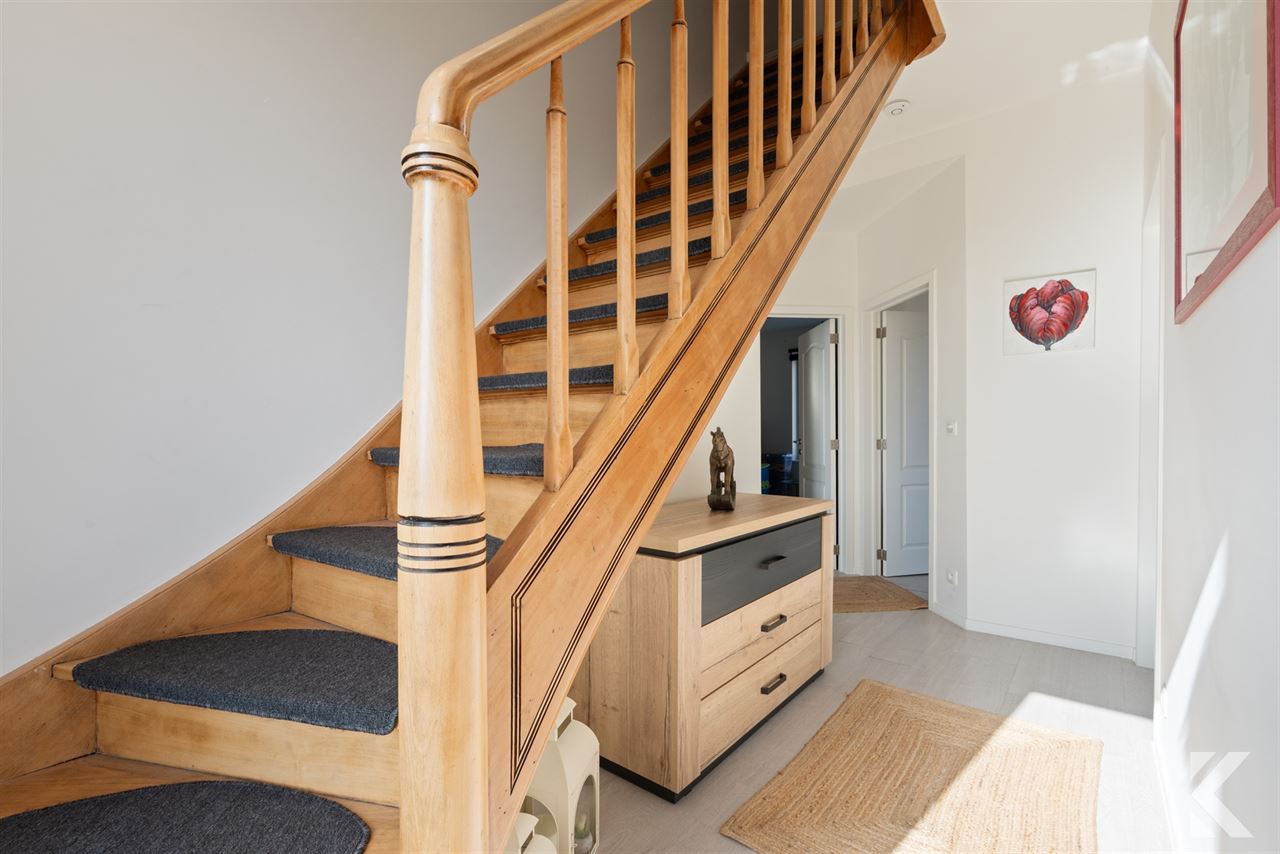 Gigantische, prachtig gerenoveerde woning met garage