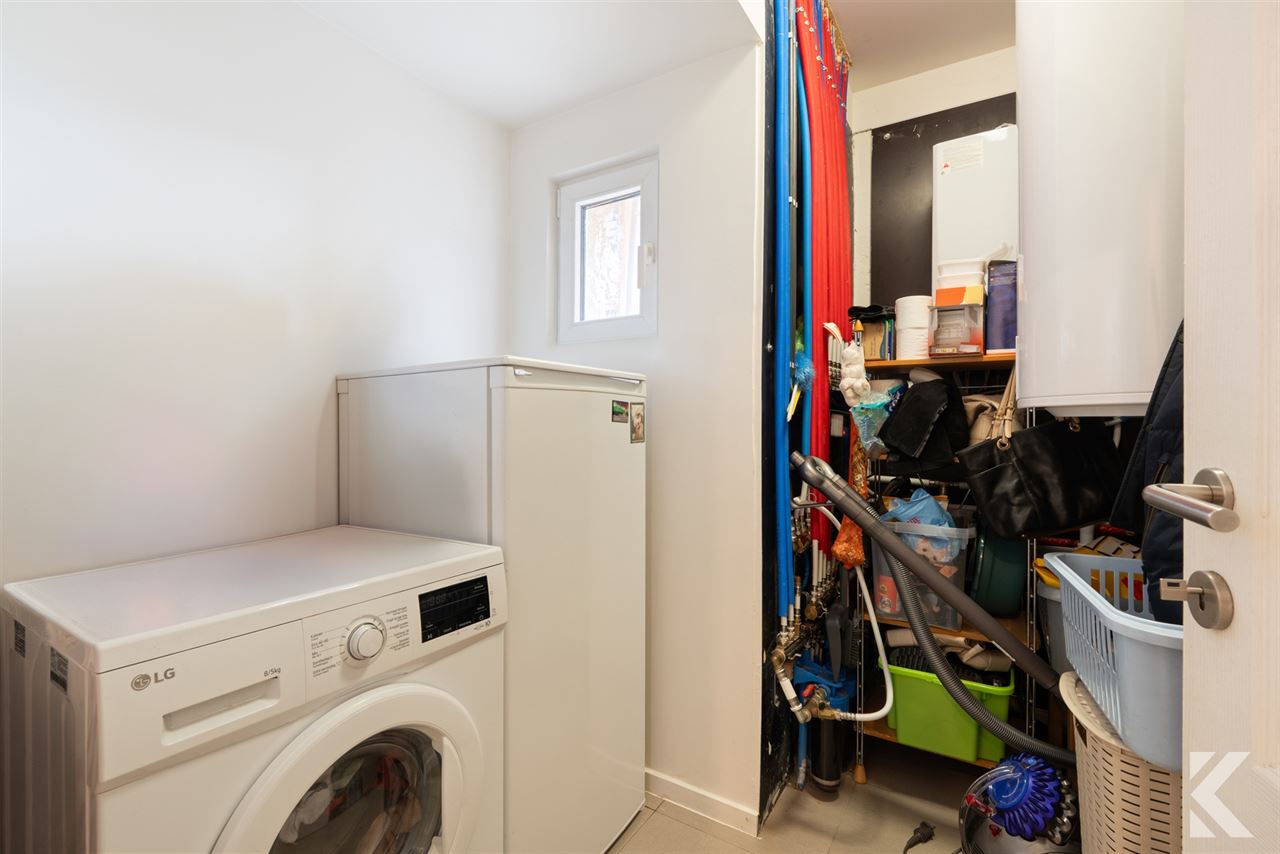 Gigantische, prachtig gerenoveerde woning met garage