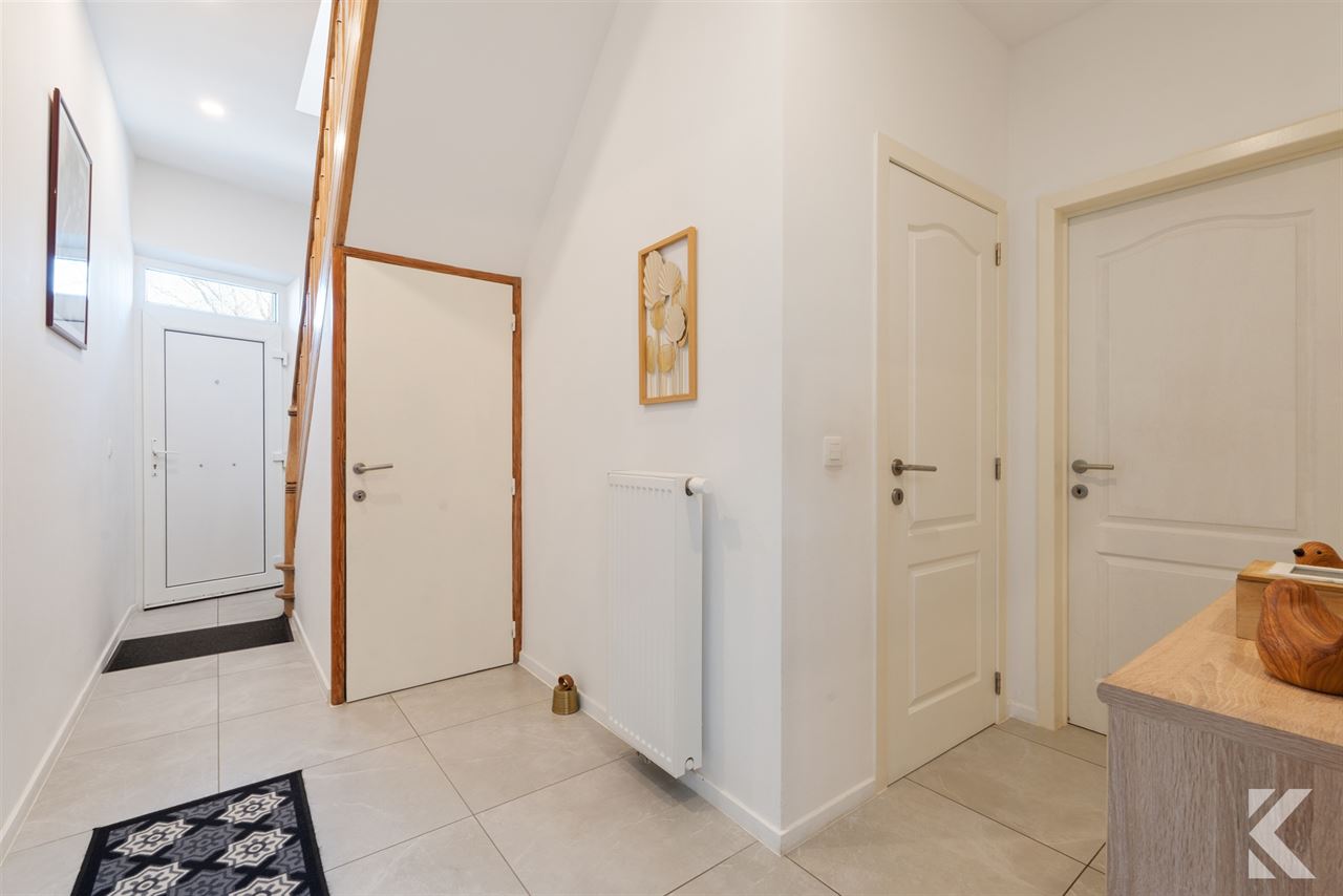 Gigantische, prachtig gerenoveerde woning met garage
