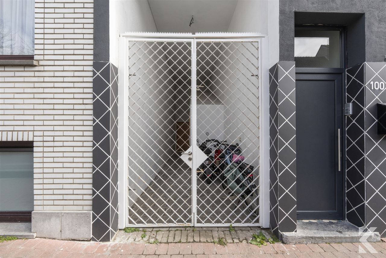 Magnifiek gerenoveerde duplex met 3 slaapkamers + terras!