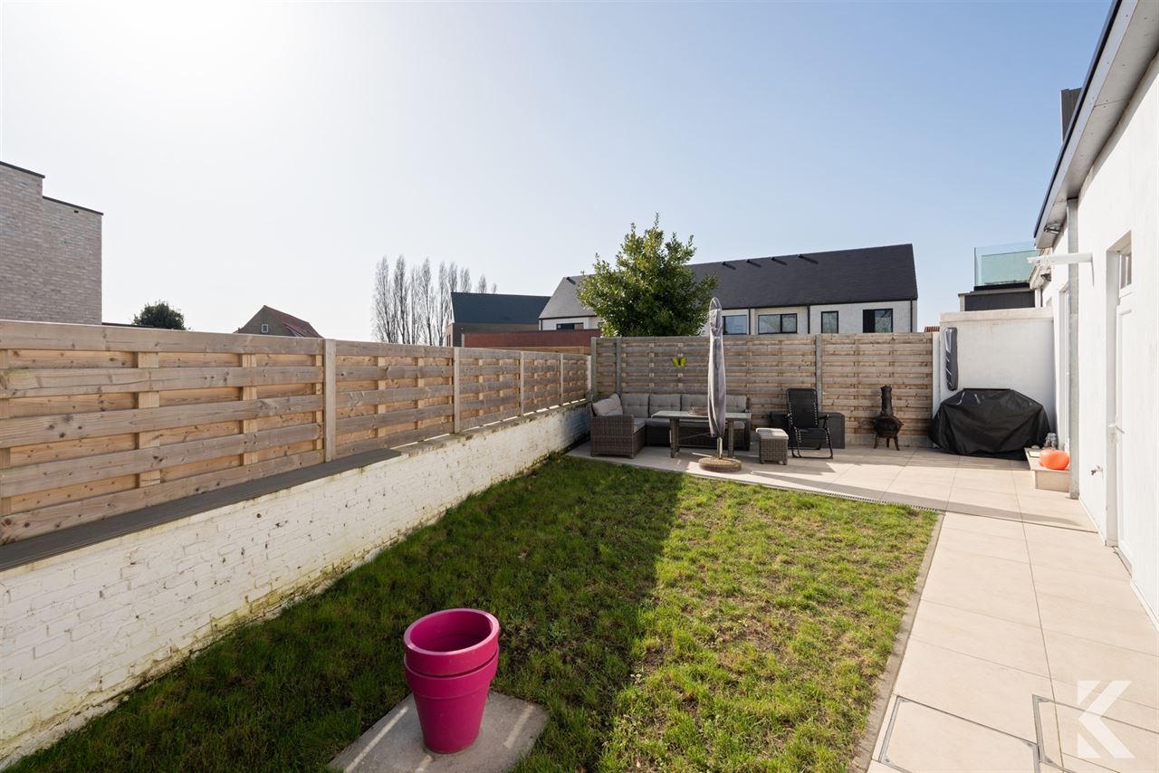 Gigantische, prachtig gerenoveerde woning met garage