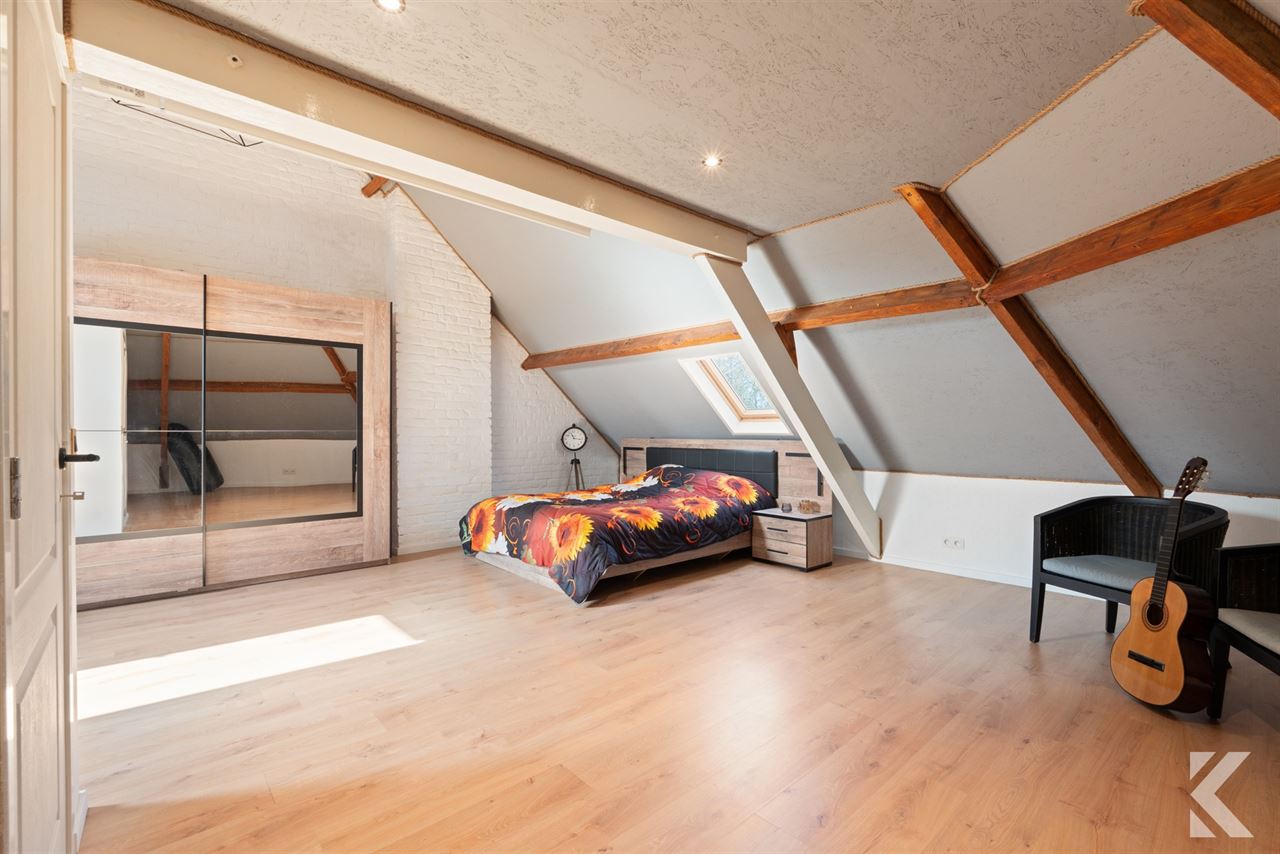 Gigantische, prachtig gerenoveerde woning met garage