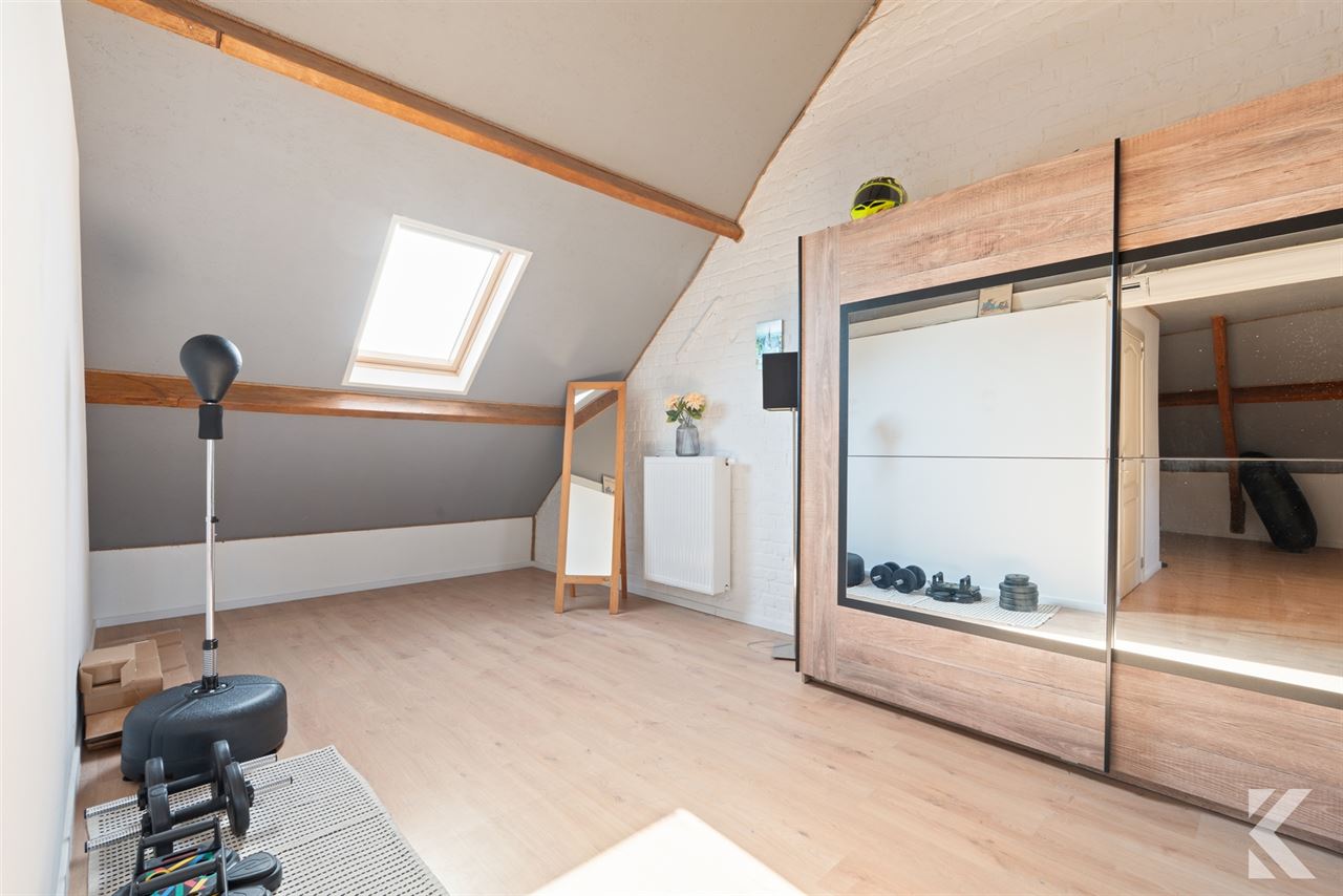 Gigantische, prachtig gerenoveerde woning met garage