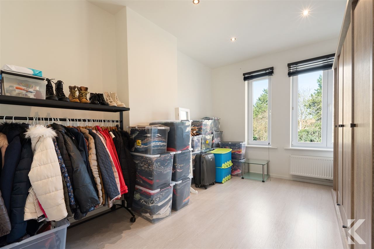 Gigantische, prachtig gerenoveerde woning met garage