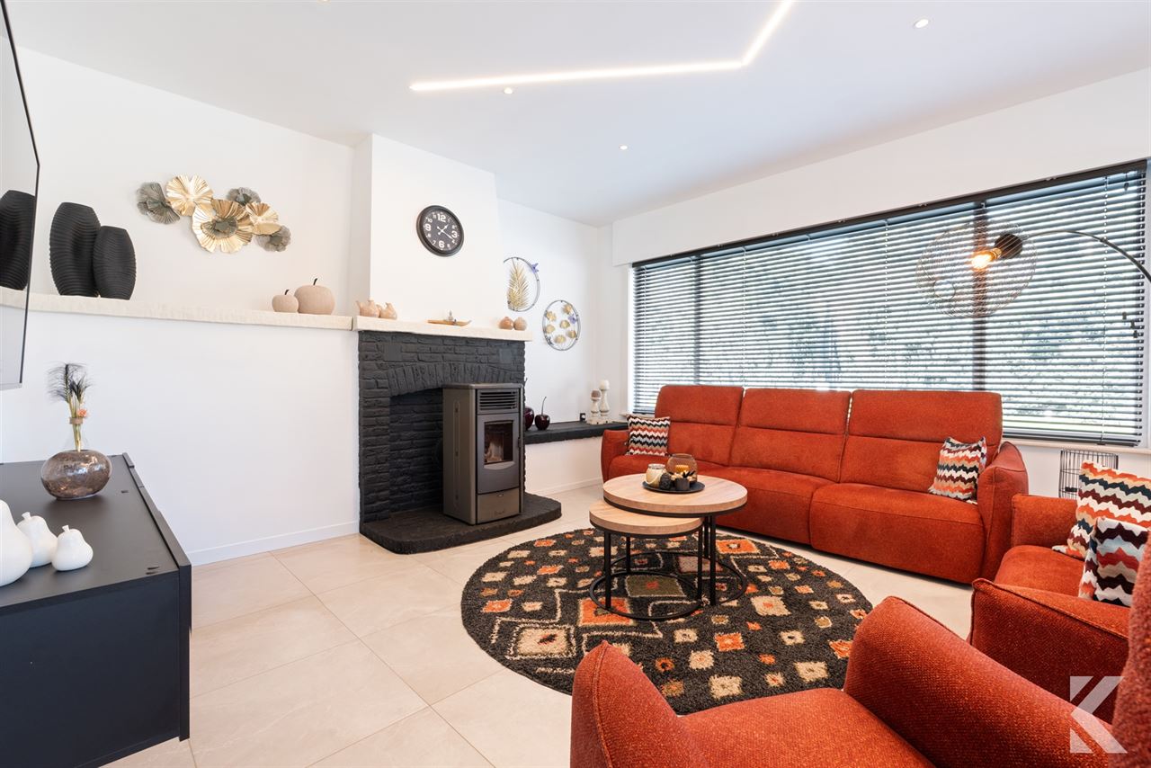 Gigantische, prachtig gerenoveerde woning met garage