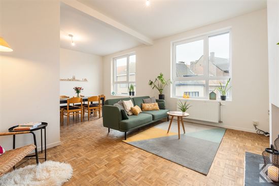 Magnifiek gerenoveerde duplex met 3 slaapkamers + terras!