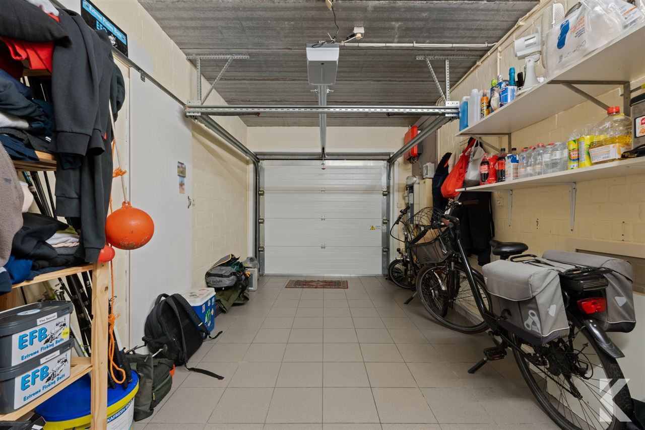 Enorme rijwoning met 4 slaapkamers,tuin,veranda & bijgebouw