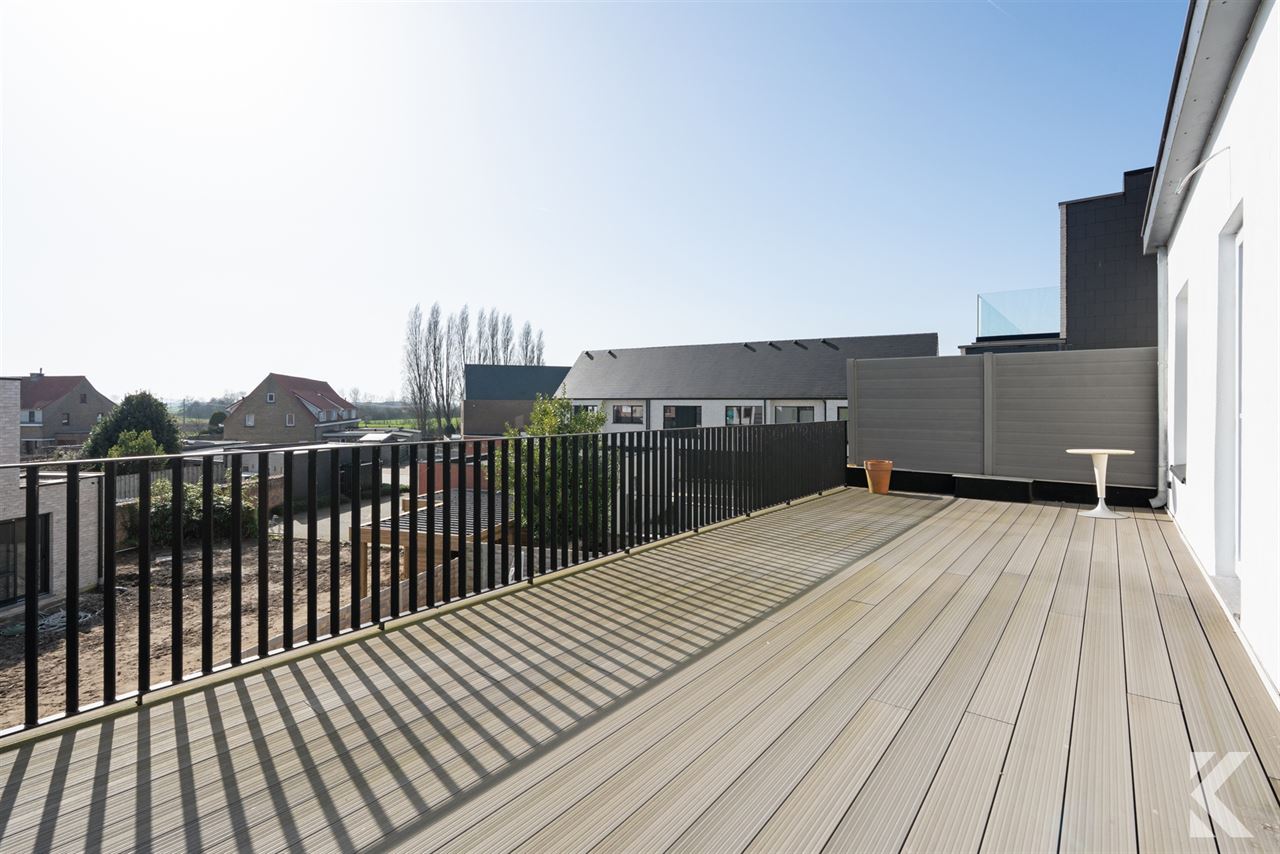 Gigantische, prachtig gerenoveerde woning met garage