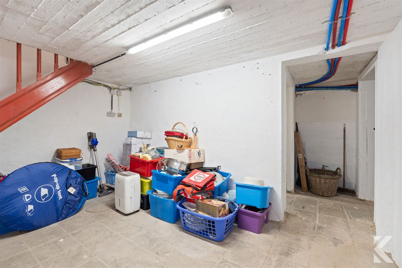 Gigantische, prachtig gerenoveerde woning met garage