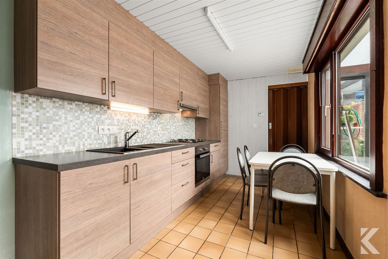 Rijwoning met garage, 3 slpk, tuin, gigantische zolder.