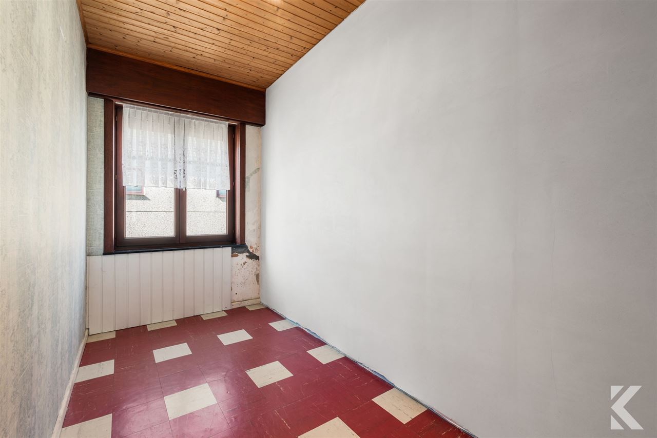 Rijwoning met garage, 3 slpk, tuin, gigantische zolder.
