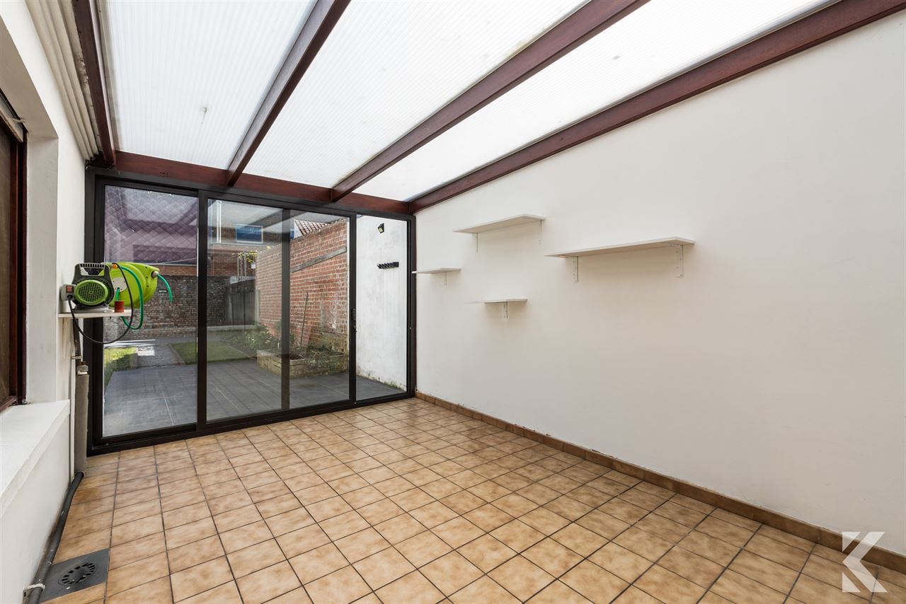 Rijwoning met garage, 3 slpk, tuin, gigantische zolder.