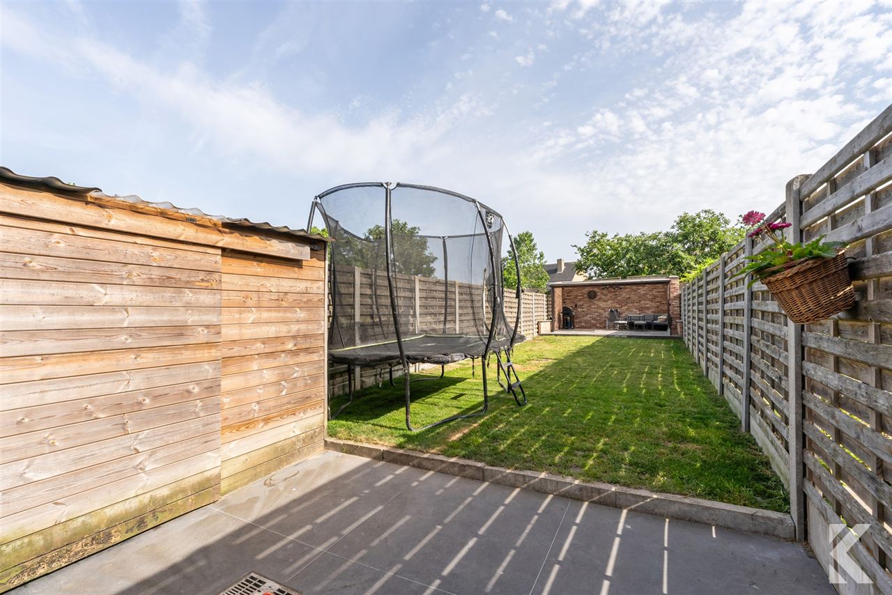Instapklare gezinswoning met 3 slpkm, grote tuin/terrassen
