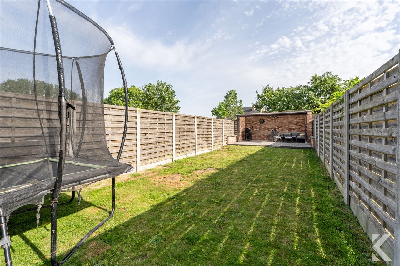 Instapklare gezinswoning met 3 slpkm, grote tuin/terrassen